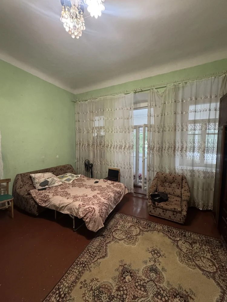 Продається 3к квартира в центрі міста