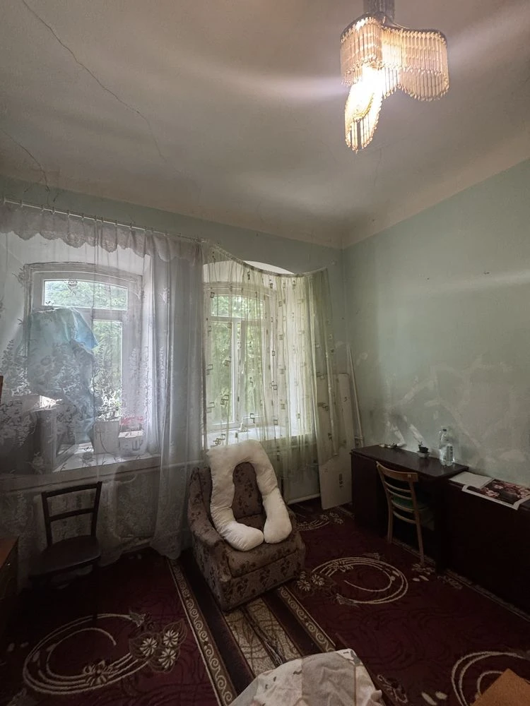 Продається 3к квартира в центрі міста