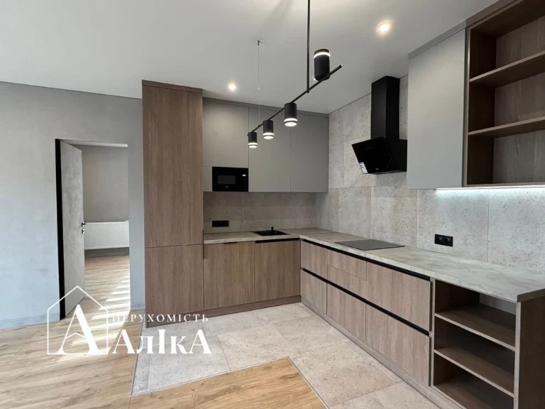 Продається 1-кімнатна квартира в новому будинку з ремонтом!