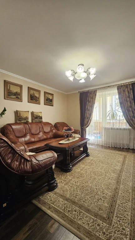 Продам 3-кімнатну квартиру з індивідуальним опаленням