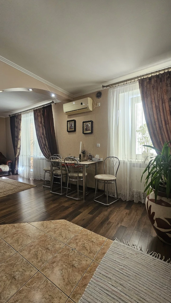Продам 3-кімнатну квартиру з індивідуальним опаленням