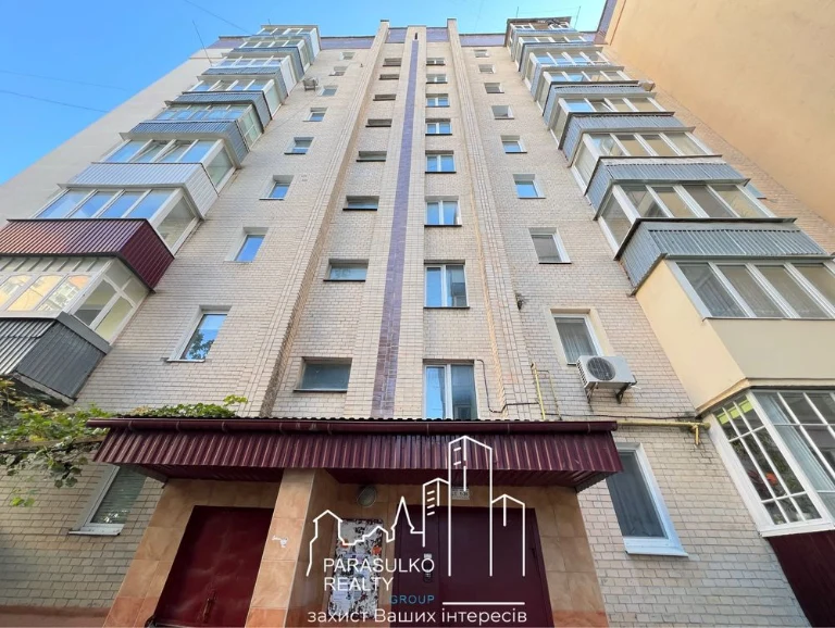 Продам 2-кімнатну квартиру чешського планування!