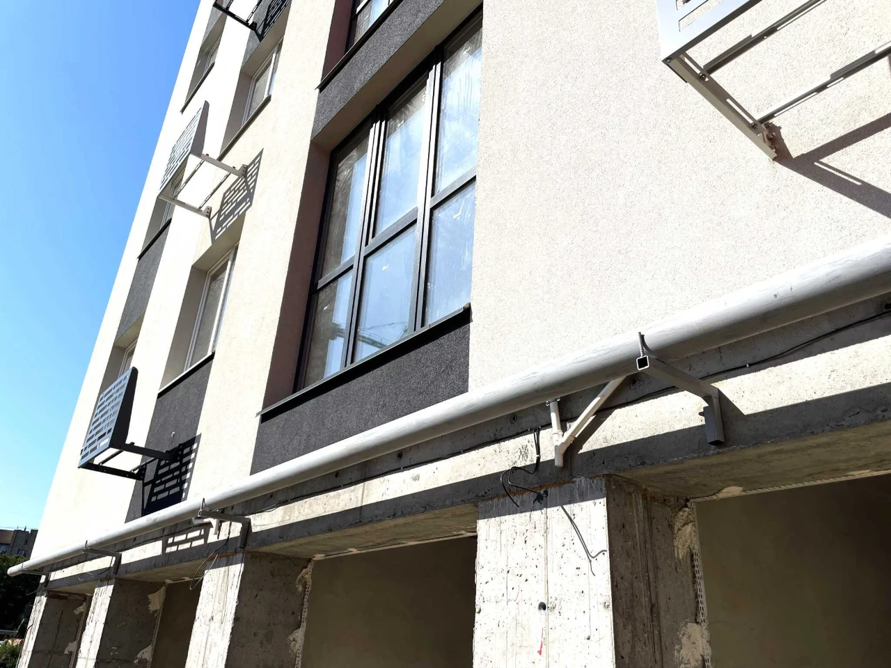 НОВА КВАРТИРА в тихому районі міста 34.70м2