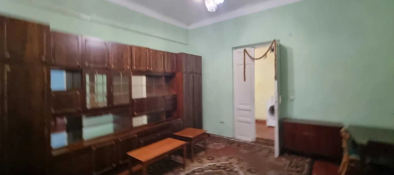 Продається 3 кімнатна квартира. Центр.