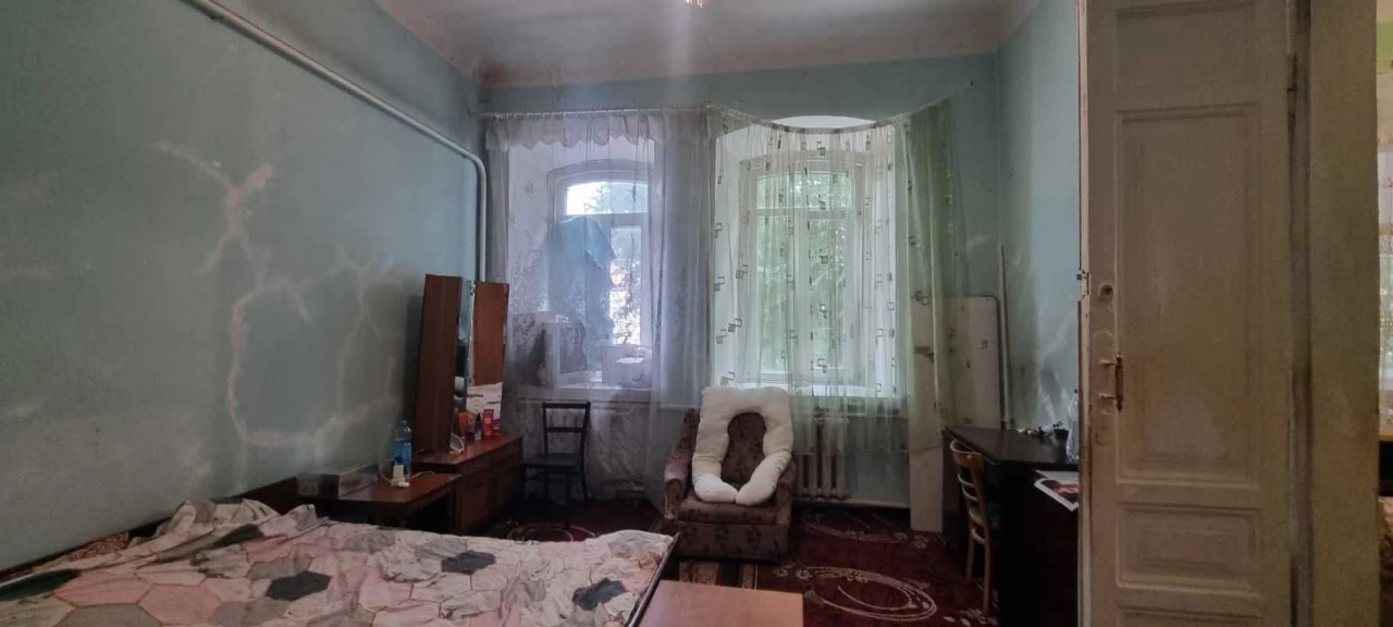 Продається 3 кімнатна квартира. Центр.