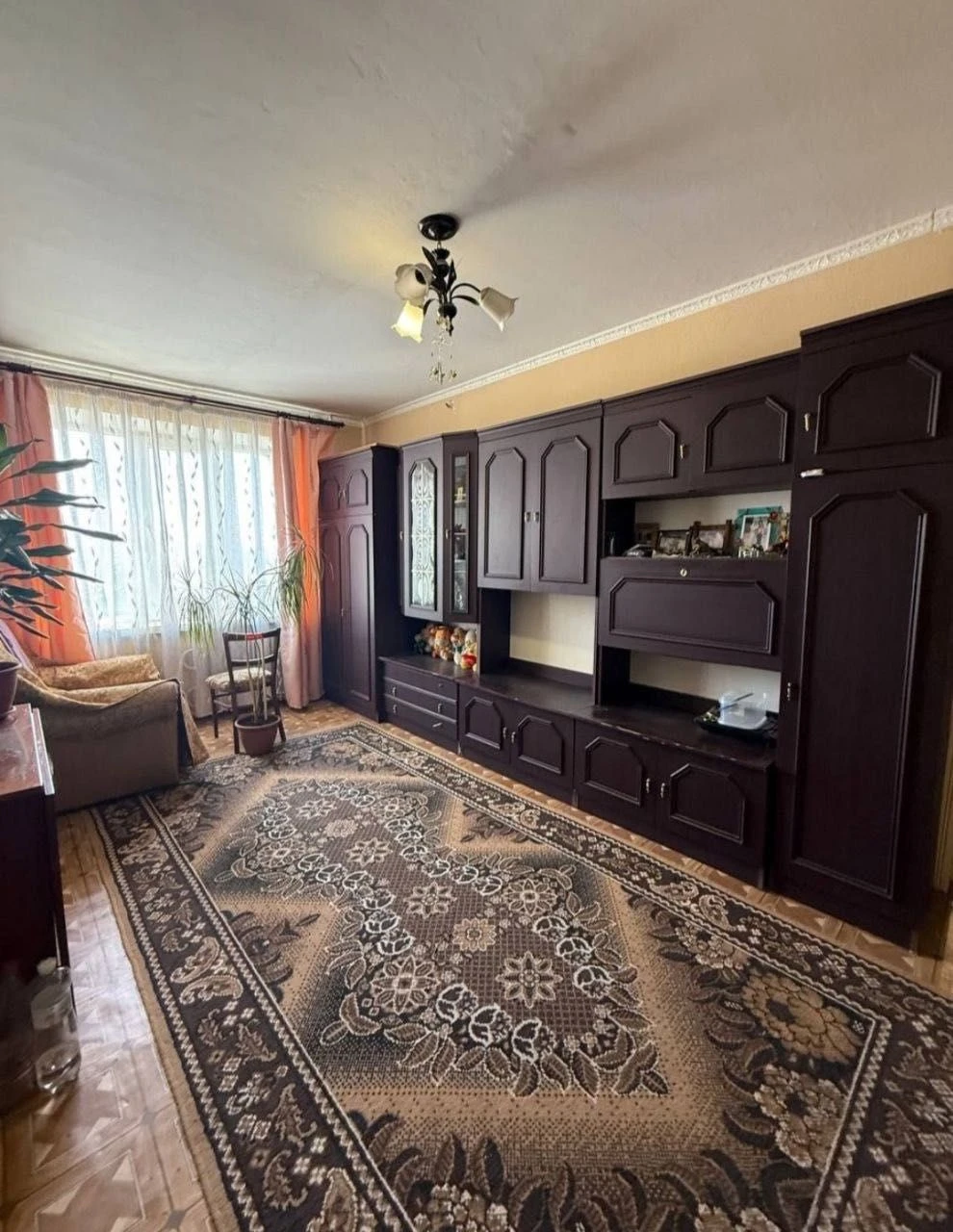 Продається секція, мікрорайон Жовтневий, 35 кв.м