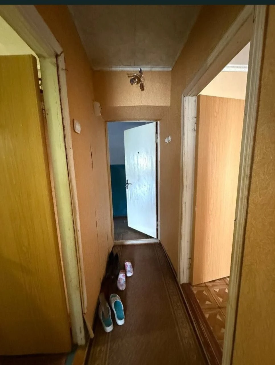 Продається секція, мікрорайон Жовтневий, 35 кв.м