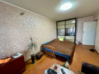 Продається 2-кімнатна квартира в центрі міста