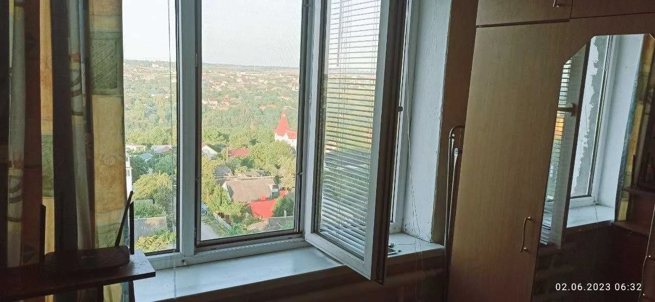 Власник, 2 кім секція пр. Грушевського 76