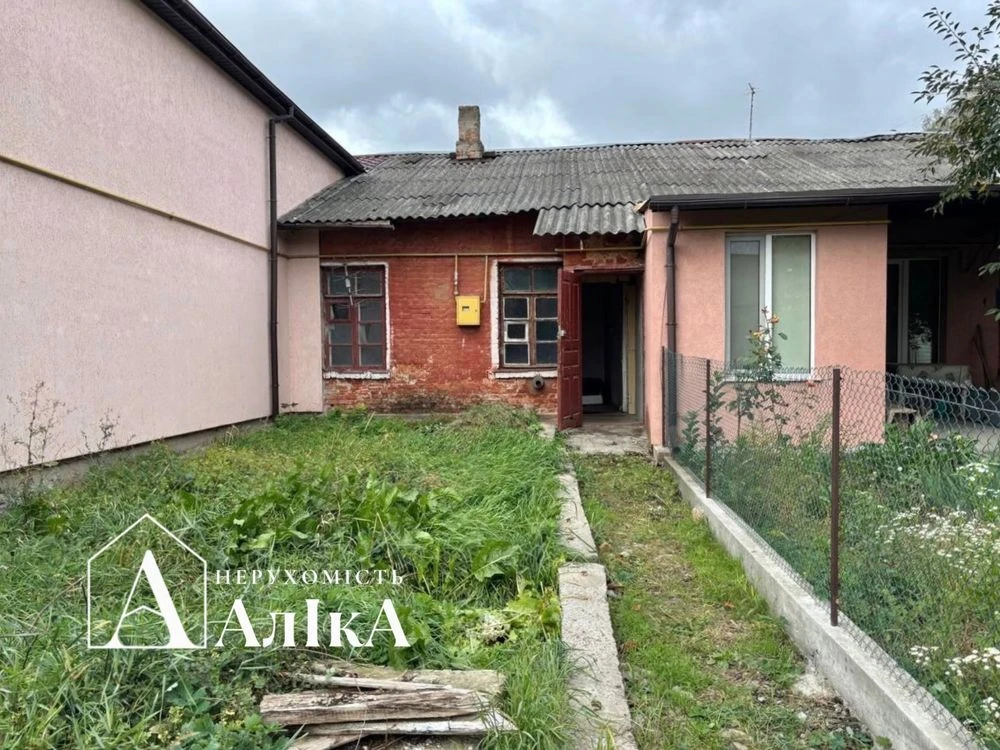 Продам невелику 2-кімнатну квартиру в приватному секторі з ч