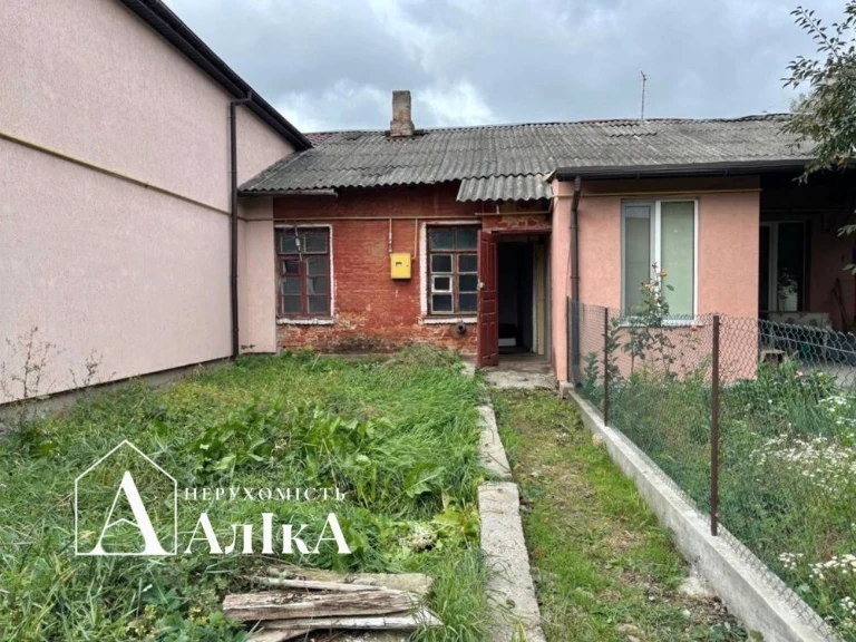 Продам невелику 2-кімнатну квартиру в приватному секторі з ч