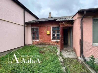Продам невелику 2-кімнатну квартиру в приватному секторі з ч