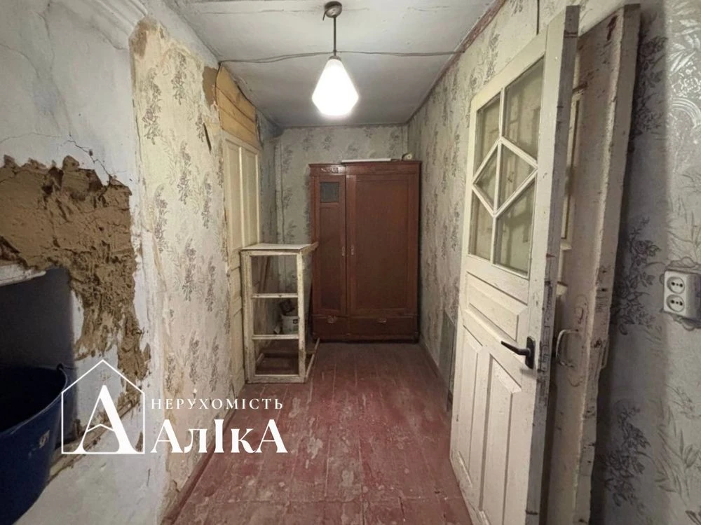 Продам невелику 2-кімнатну квартиру в приватному секторі з ч