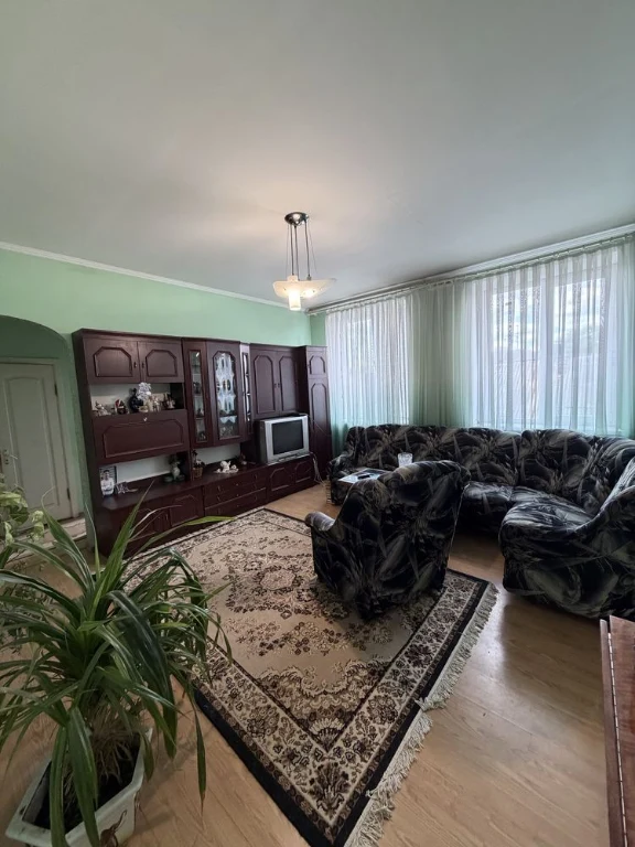 Продам 5-кімнатну квартиру