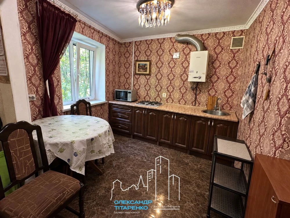 For Sale: 2-room apartment renovated, ATB Cheremushki area!