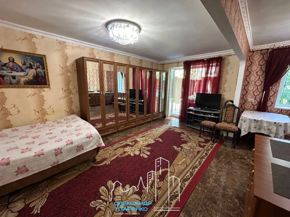 For Sale: 2-room apartment renovated, ATB Cheremushki area!