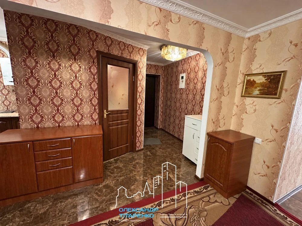For Sale: 2-room apartment renovated, ATB Cheremushki area!