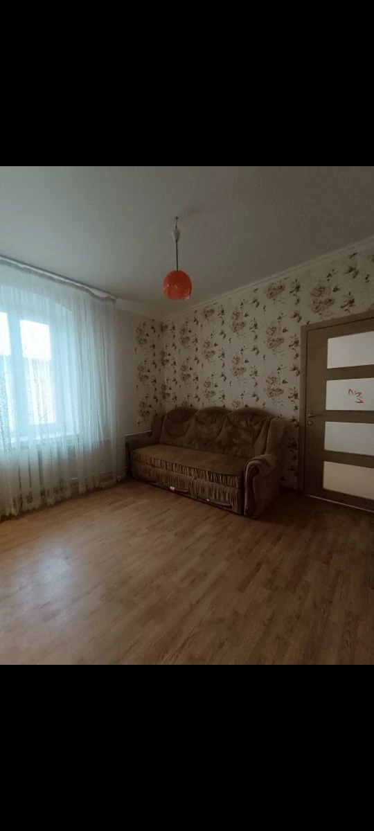Продається 2-ох кімнатна квартира студія поруч з центром