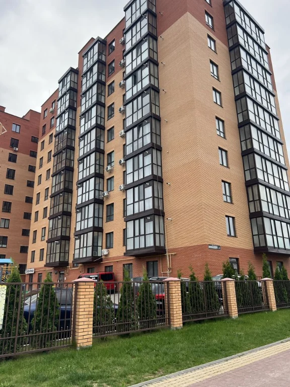 Продаж 3-кімнатної квартири в новобудові  мікрорайон Жовтнев