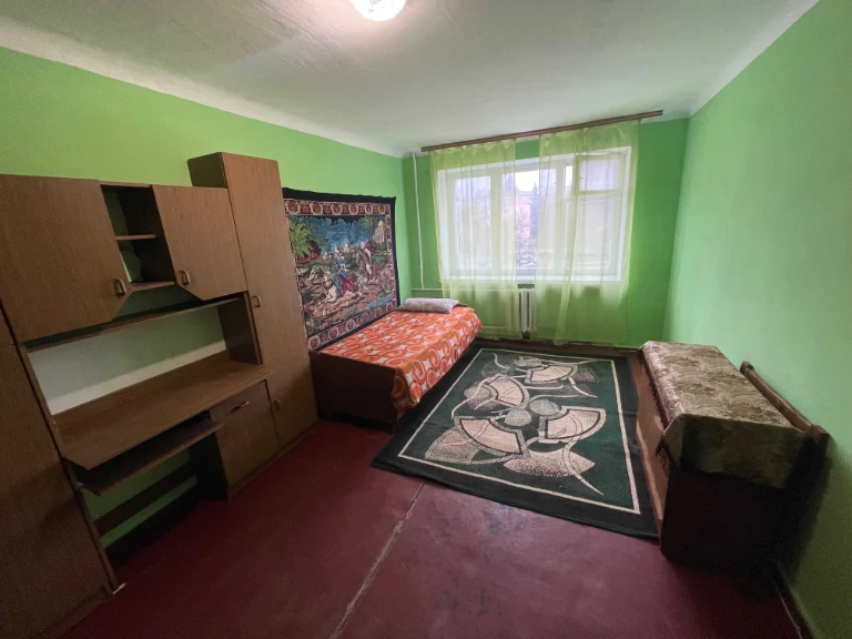 Продаж кімнати в гуртожитку, район цукрового заводу.