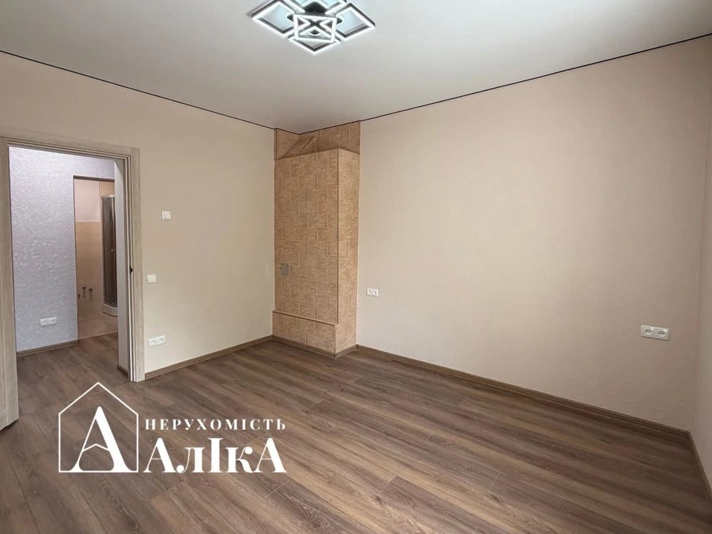 Продам 2-кімнатну квартиру з новим ремонтом в приватному сек