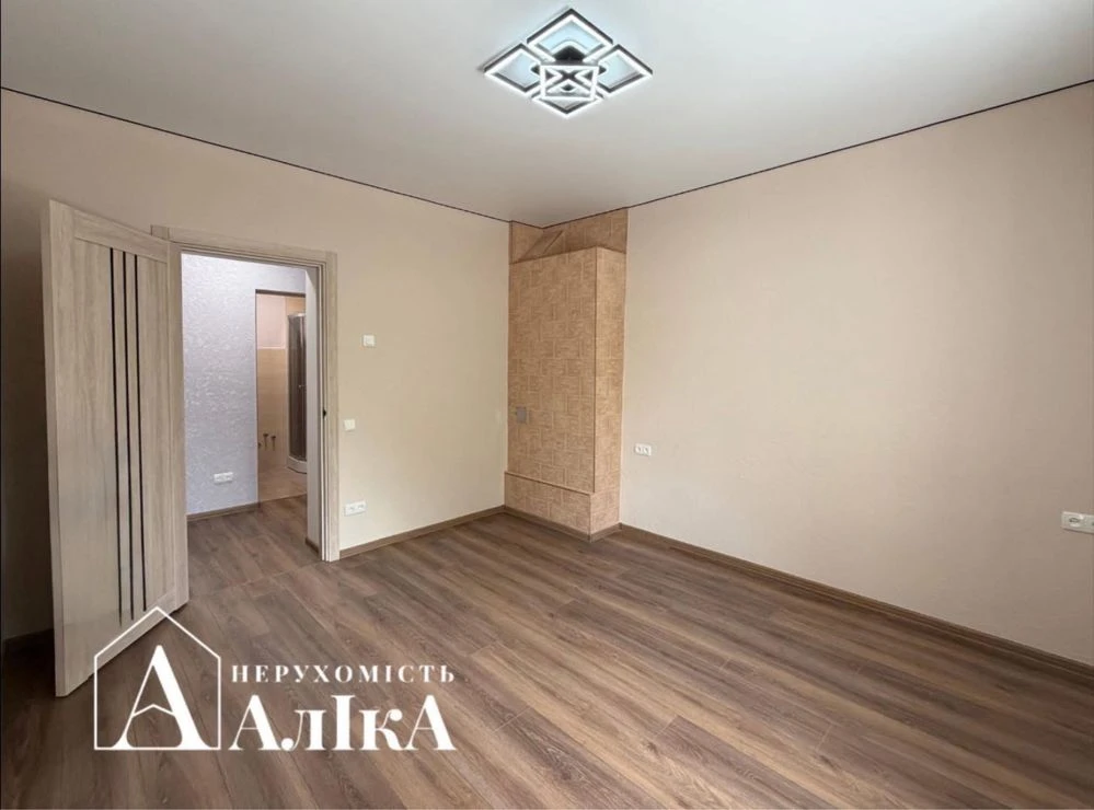 Продам 2-кімнатну квартиру з новим ремонтом в приватному сек