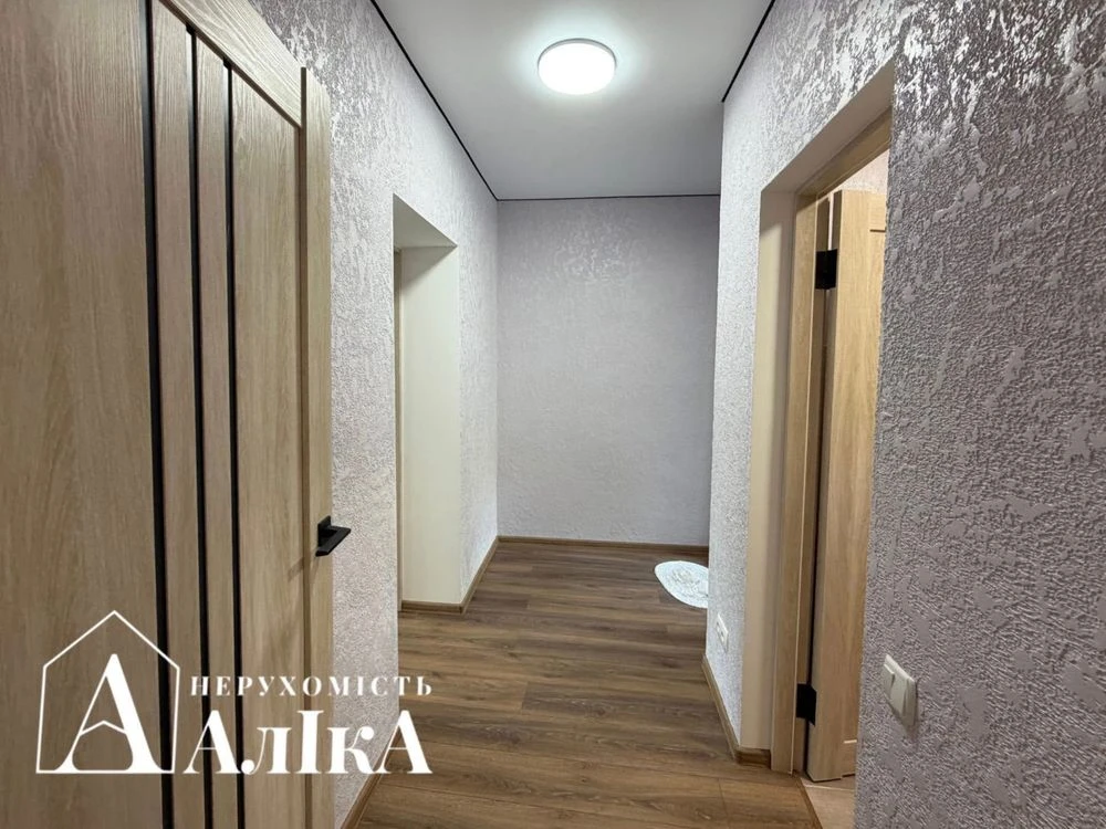 Продам 2-кімнатну квартиру з новим ремонтом в приватному сек