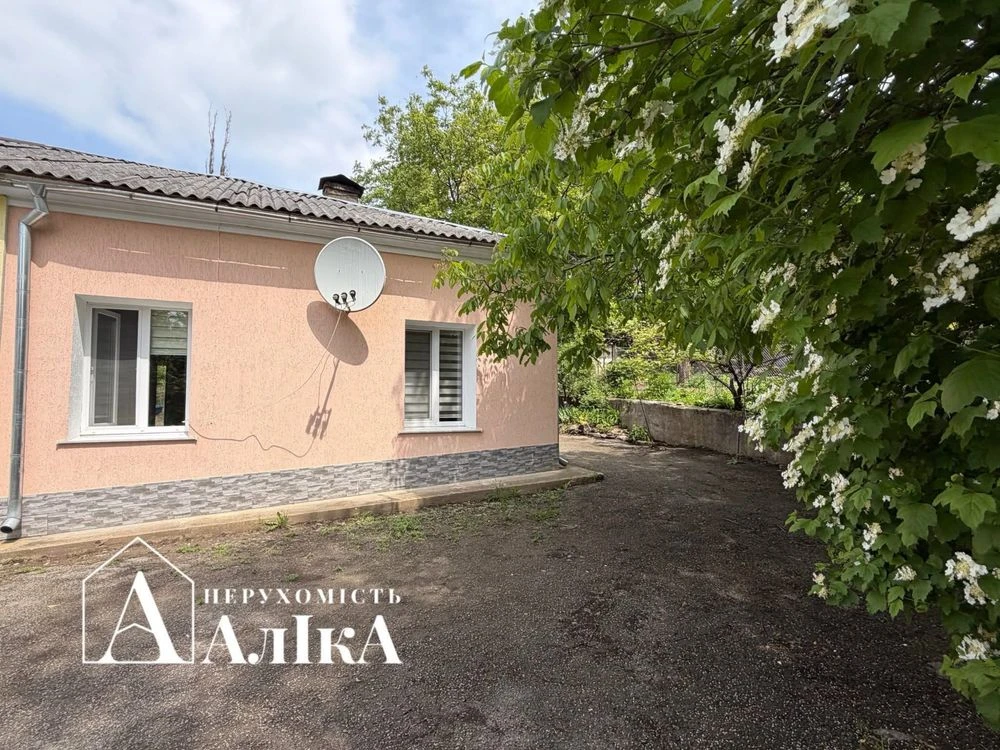 Продам 2-кімнатну квартиру з новим ремонтом в приватному сек