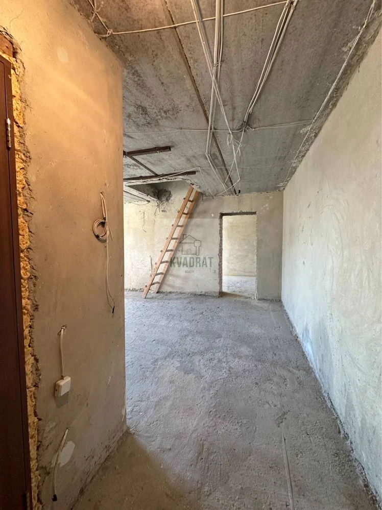 For Sale: 2-Story, 4-Bedroom Apartment in a New Building