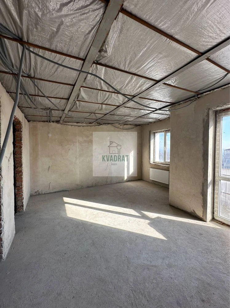 For Sale: 2-Story, 4-Bedroom Apartment in a New Building