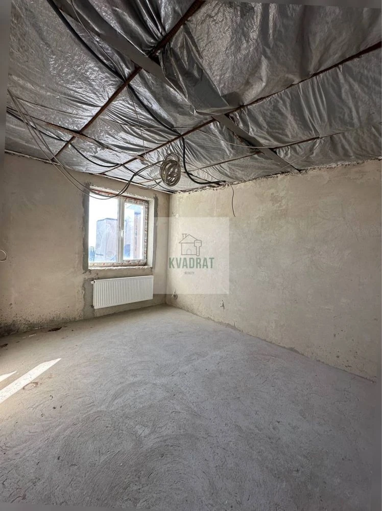 For Sale: 2-Story, 4-Bedroom Apartment in a New Building