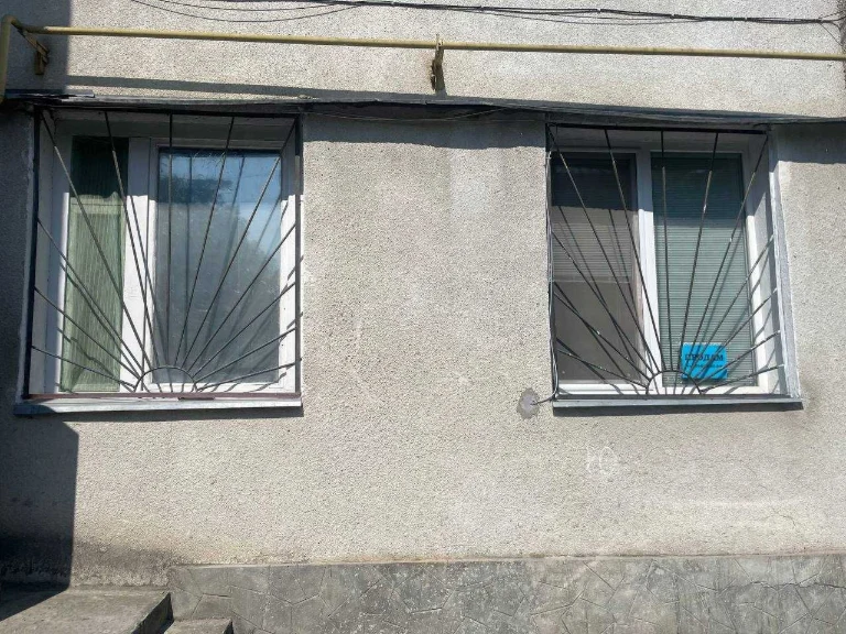 Продається 1 кімнатна квартира р  - Центр не кутова