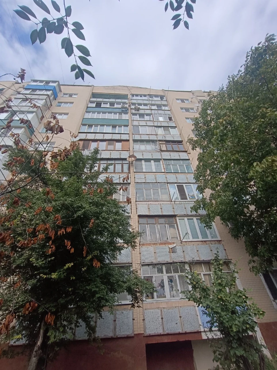 Продається 2-ох кімнатна Чешка на Смірнова