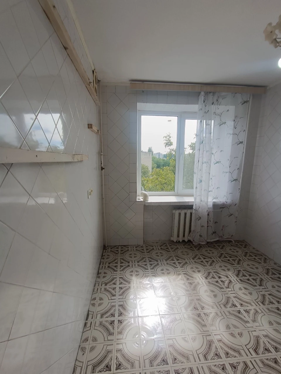 Продається 2-ох кімнатна Чешка на Смірнова