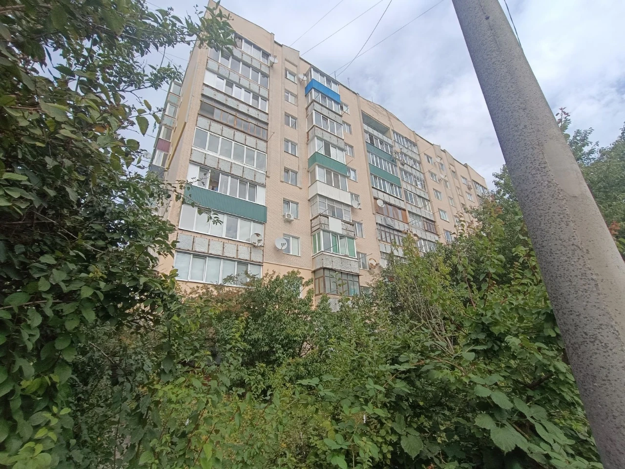 Продається 2-ох кімнатна Чешка на Смірнова