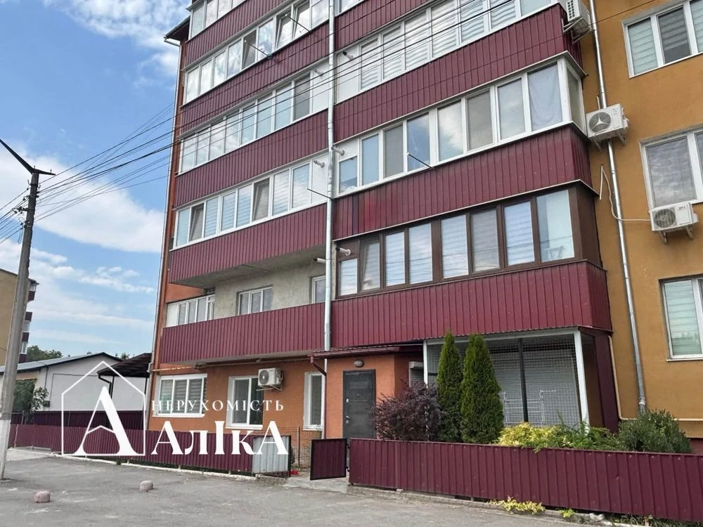 Продам 1-кімнатну квартиру в новому будинку з окремим входом