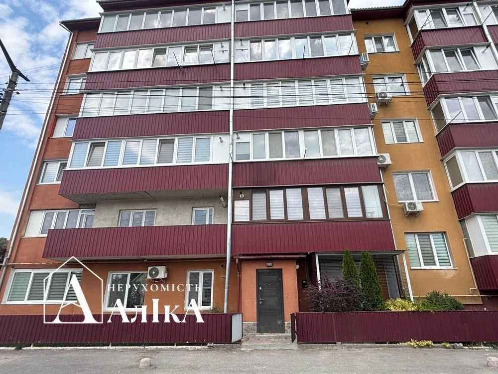 Продам 1-кімнатну квартиру в новому будинку з окремим входом