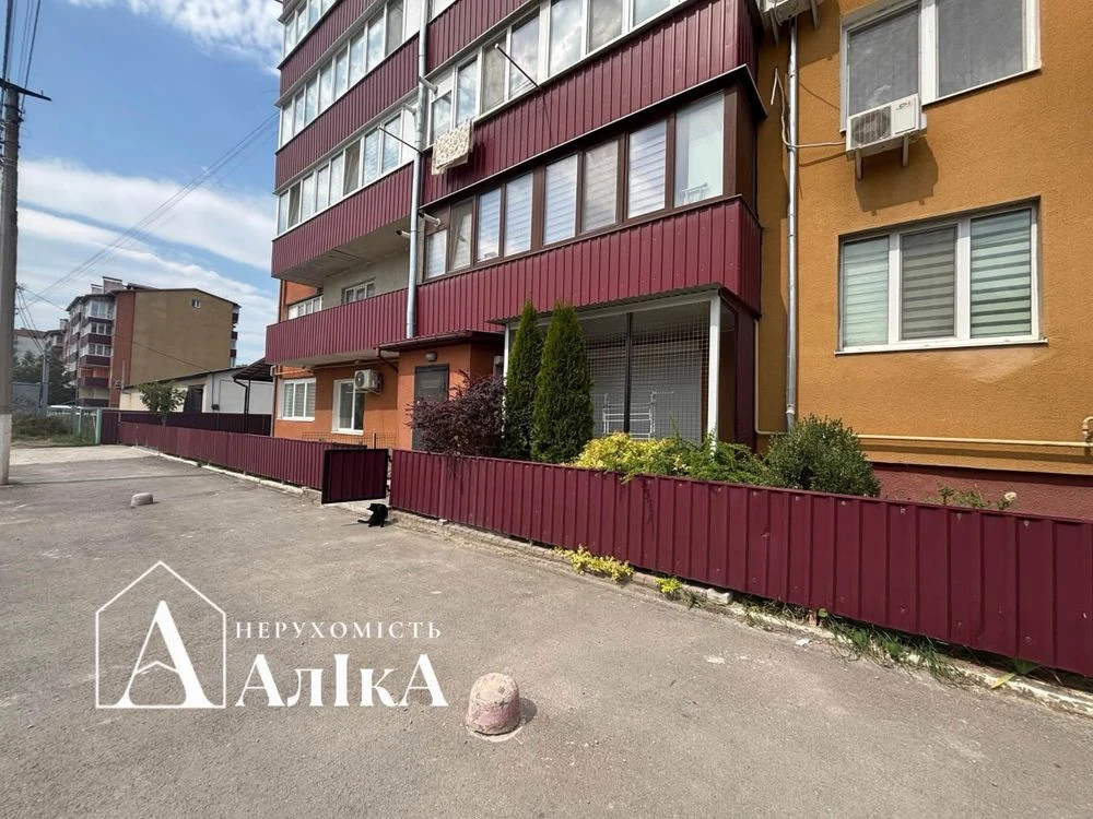 Продам 1-кімнатну квартиру в новому будинку з окремим входом