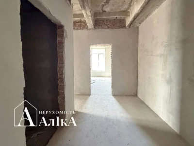 Продам чудову 2-кімнатну квартиру з терасою в новобудові