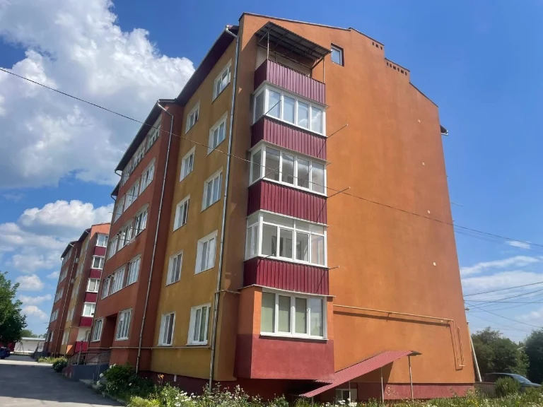 Продається 2 кімнатна квартира новострой