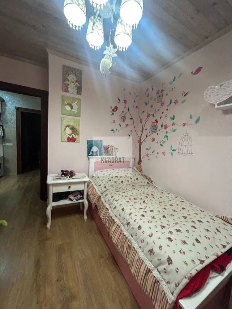 Продам 3-х кімнатну квартиру в новому будинку з меблями і те
