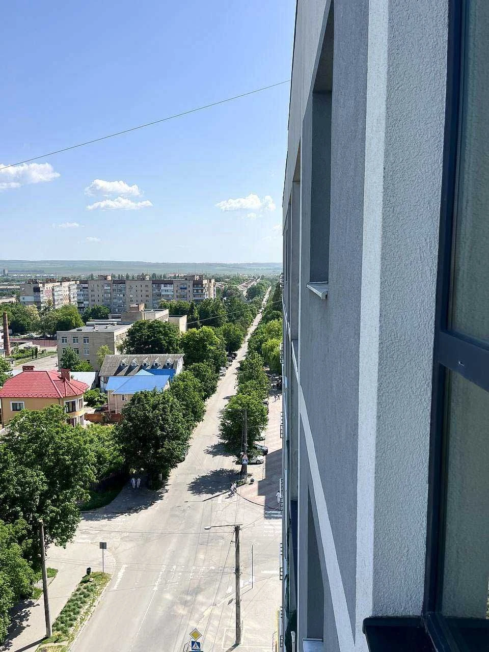 Продам видову 2 кімнатну квартиру студію в центрі на Огієнка