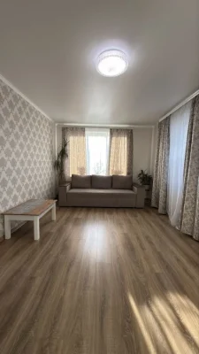 2-х кімнатна з меблями, центр (Індивід. Опаленя )