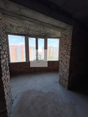 Продам 2-кімнатну простору квартиру у центрі міста