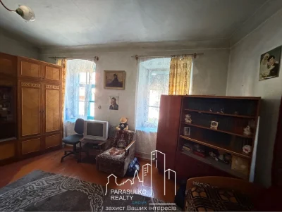 Продам 2-х кімнатну квартиру в центрі міста