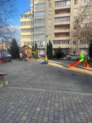 Продам двохрівневу 4-кімнатну квартиру. З розумним плануванн