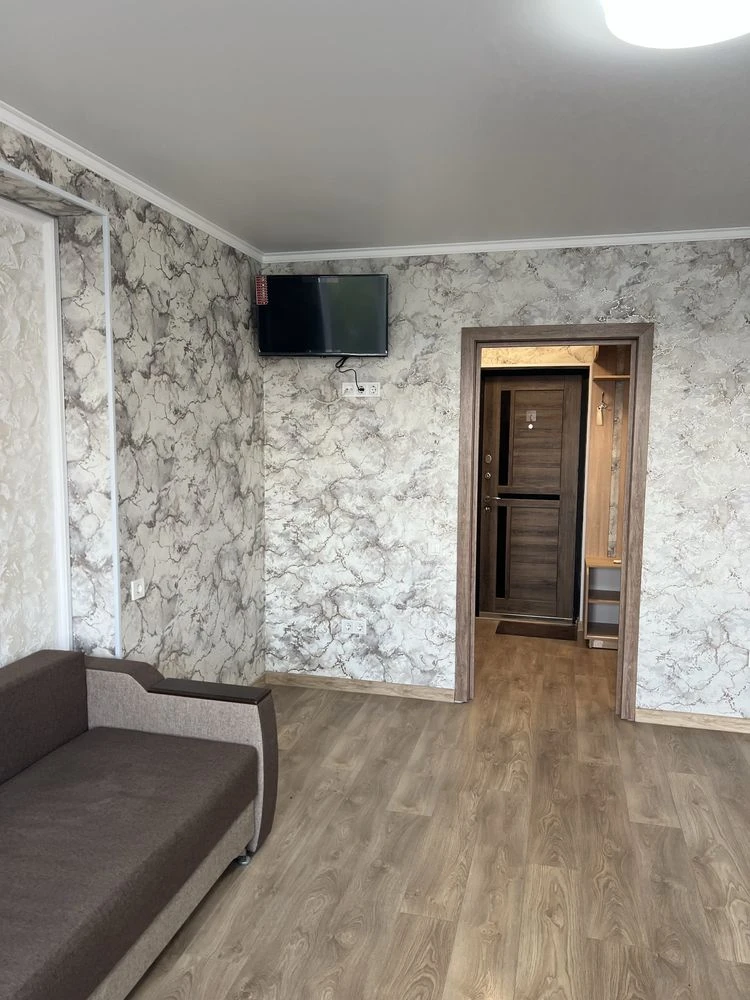 Продам 2-кімнатну квартиру в районі 14-ї гімназії