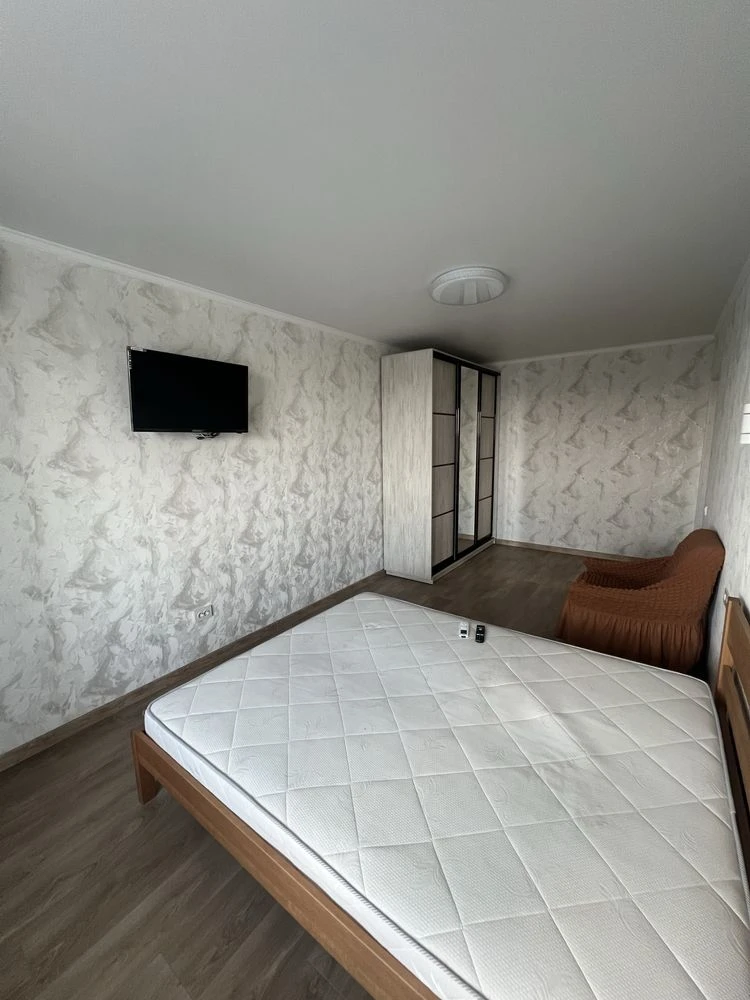 Продам 2-кімнатну квартиру в районі 14-ї гімназії