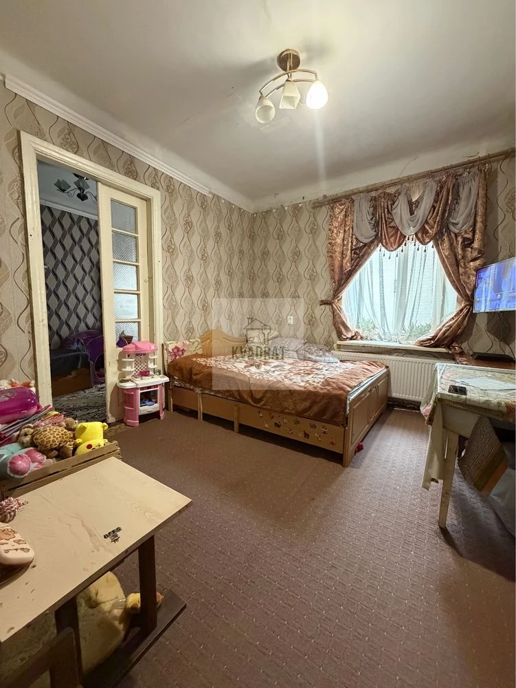 Продам 2-х кімнатну квартиру в районі парковій зоні з індиві