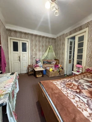 Продам 2-х кімнатну квартиру в районі парковій зоні з індиві